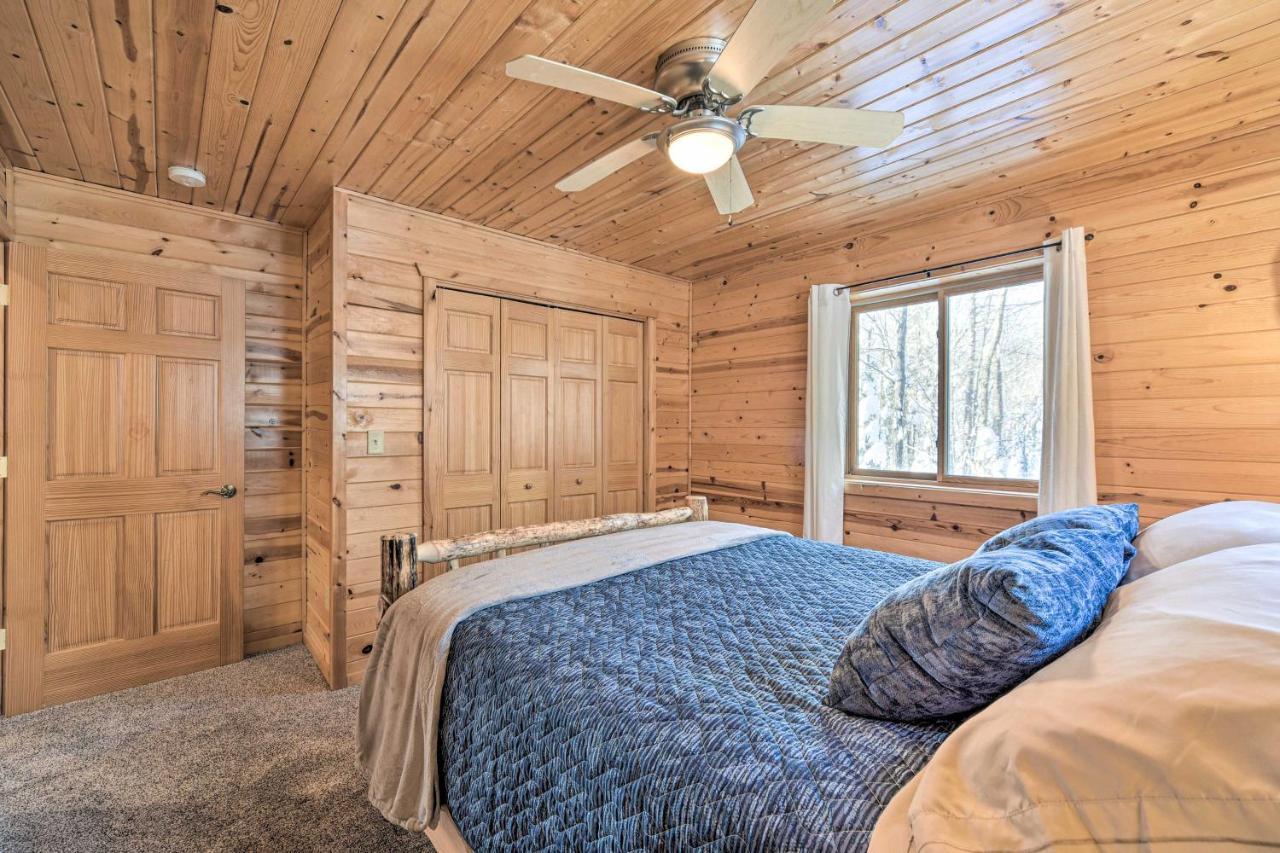 Scenic Hayward Lake View Retreat With Fire Pit Exterior photo
