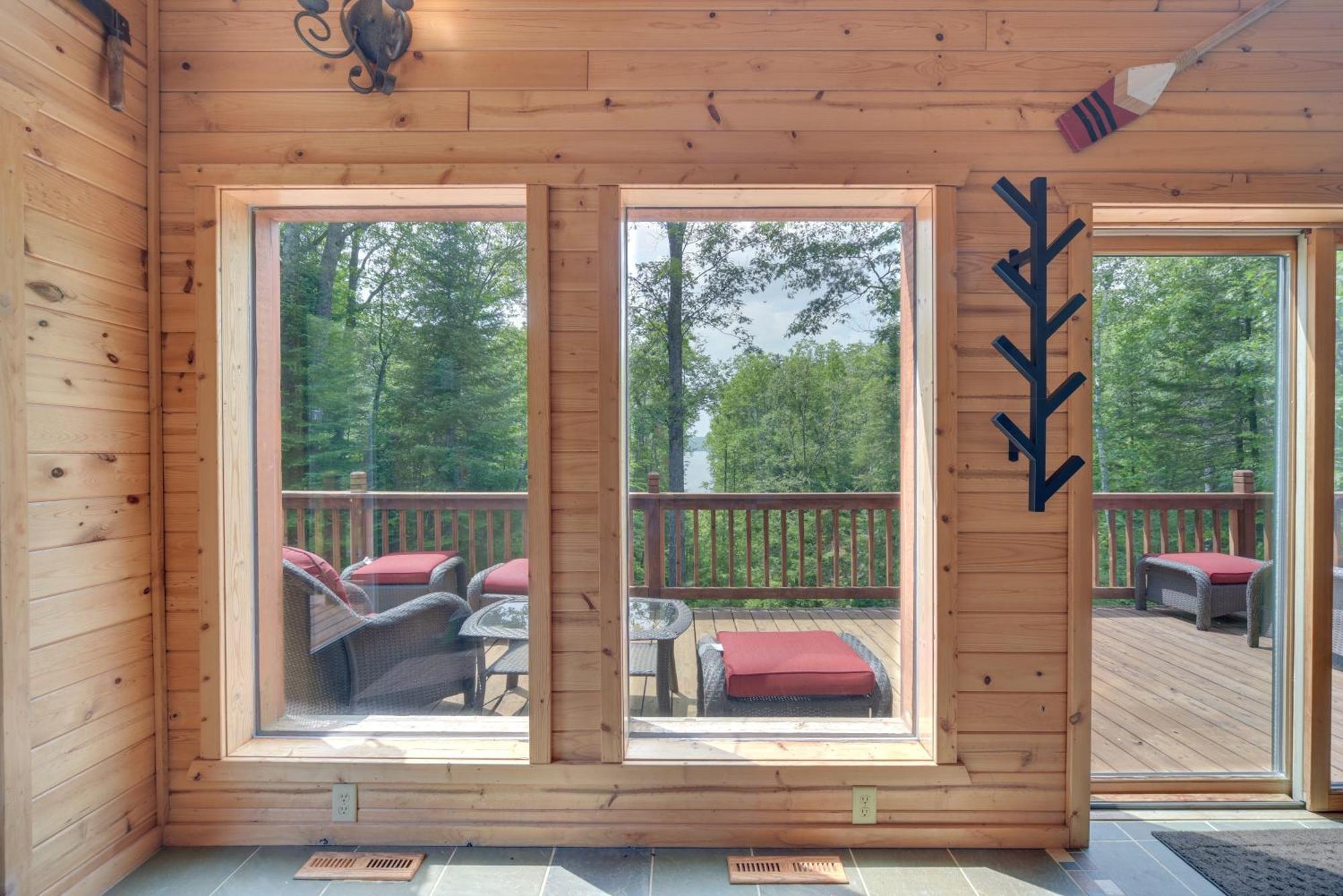 Scenic Hayward Lake View Retreat With Fire Pit Exterior photo