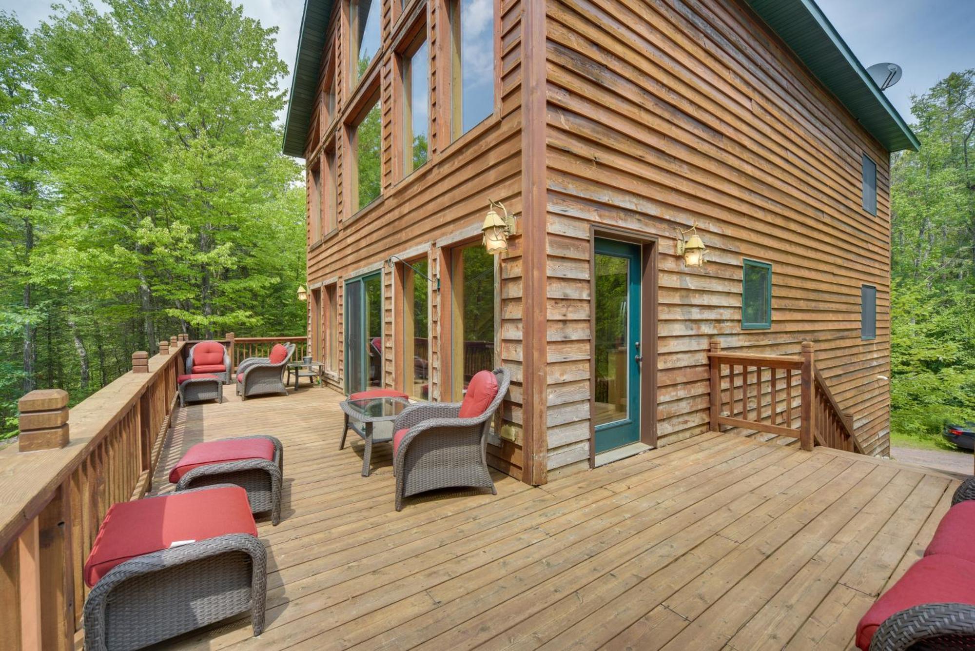 Scenic Hayward Lake View Retreat With Fire Pit Exterior photo