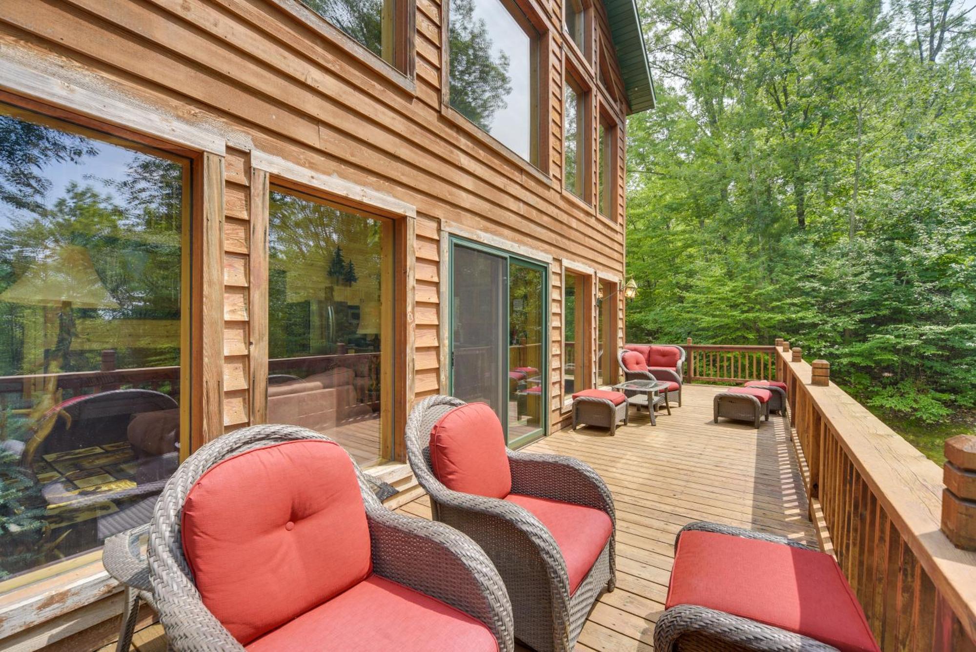 Scenic Hayward Lake View Retreat With Fire Pit Exterior photo