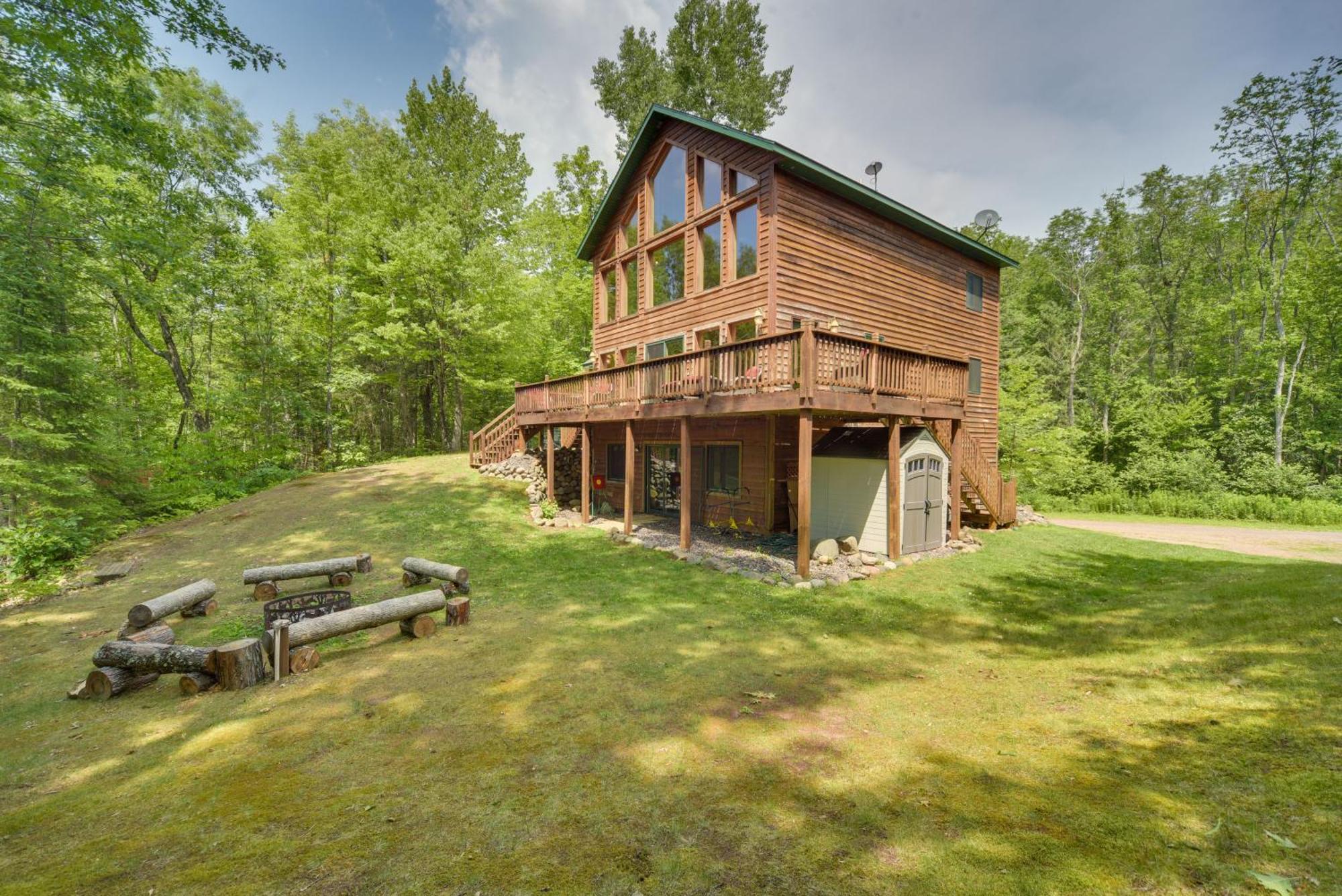 Scenic Hayward Lake View Retreat With Fire Pit Exterior photo